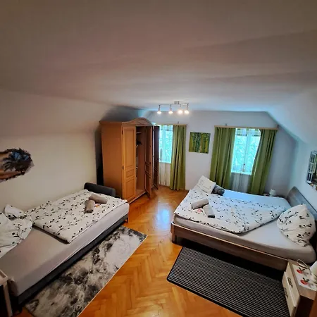 Schloffer Apartment *